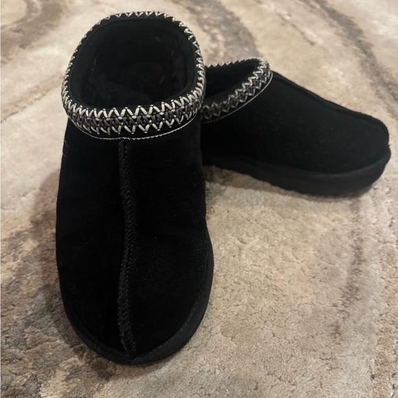 UGG Shoes Cyber Monday Discount Black Ugg And Tasman Slipper Like